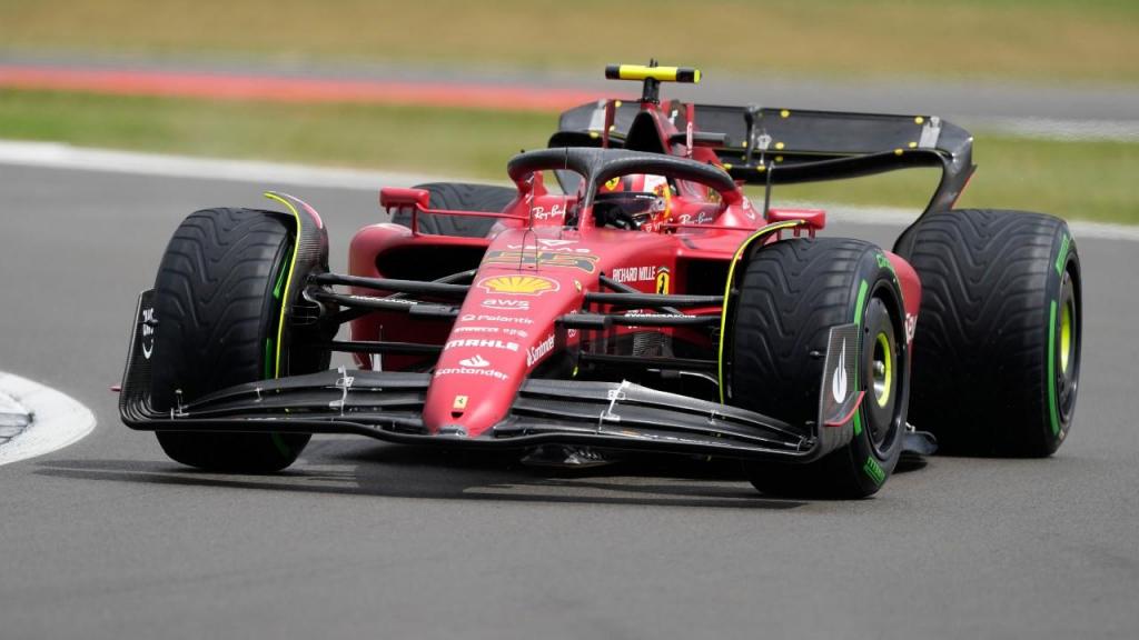 Carlos Sainz, da Ferrari, nos treinos livres em Silverstone