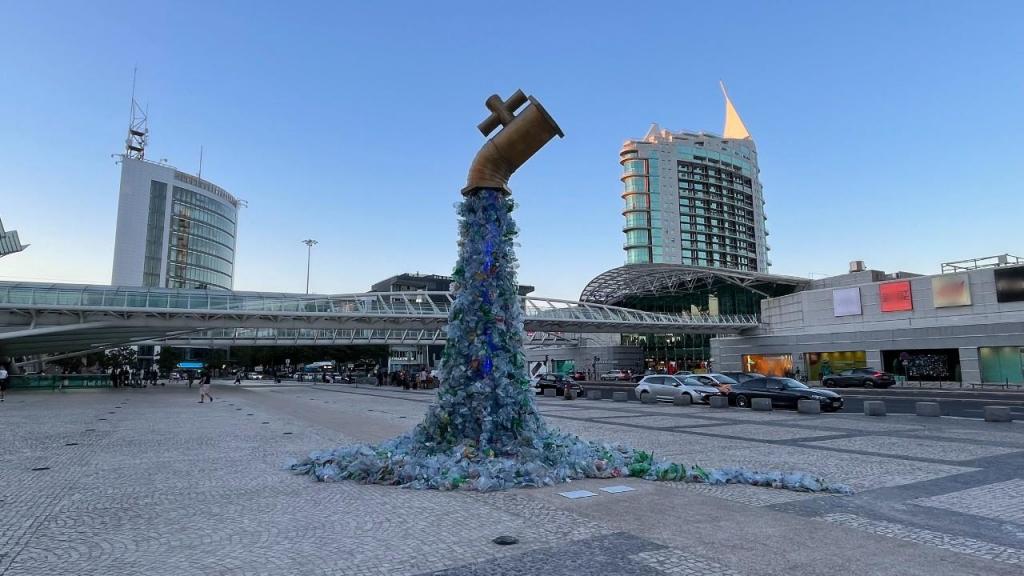 Torneira gigante apela à reciclagem, Conferência dos Oceanos, Lisboa 2022 (Fotos AWAY)