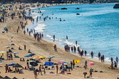 O mar em Portugal está mesmo mais quente. Médias de junho deste ano entre as mais altas do século - TVI