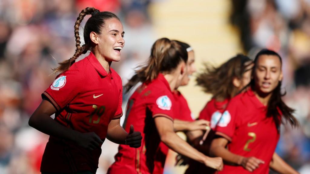 Diana Gomes apontou o primeiro golo de Portugal ante a Suíça, no Euro feminino