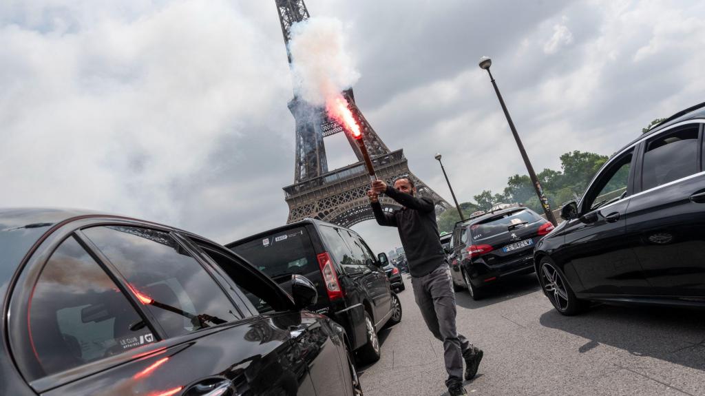 protestos, taxistas, táxi, paris, uber, tvde. 20 maio 2019. Foto: Samuel Boivin/NurPhoto via Getty Images