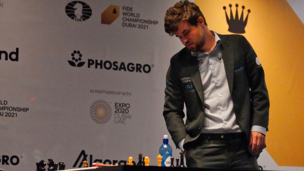 Xadrez: Magnus Carlsen, melhor jogador do mundo, é ausência na final do  Mundial - Estadão