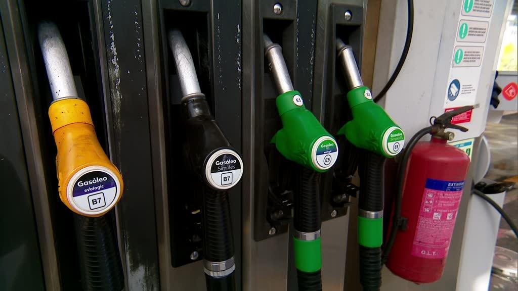 Preços dos combustíveis voltam a baixar esta segunda-feira, mas há um novo fenómeno que pode travar descida