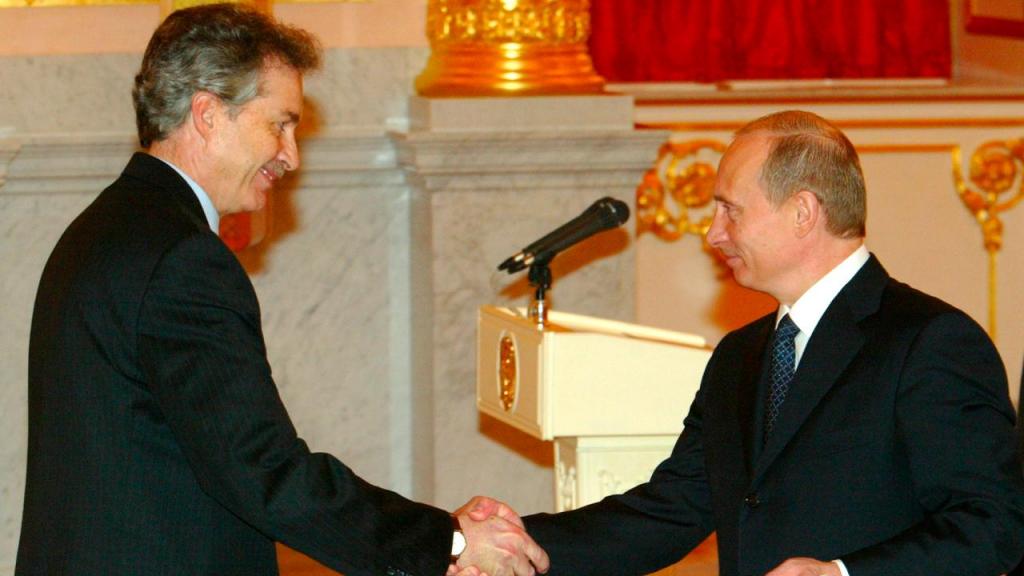 William Burns e Vladimir Putin (Mikhail Metzel/AP)