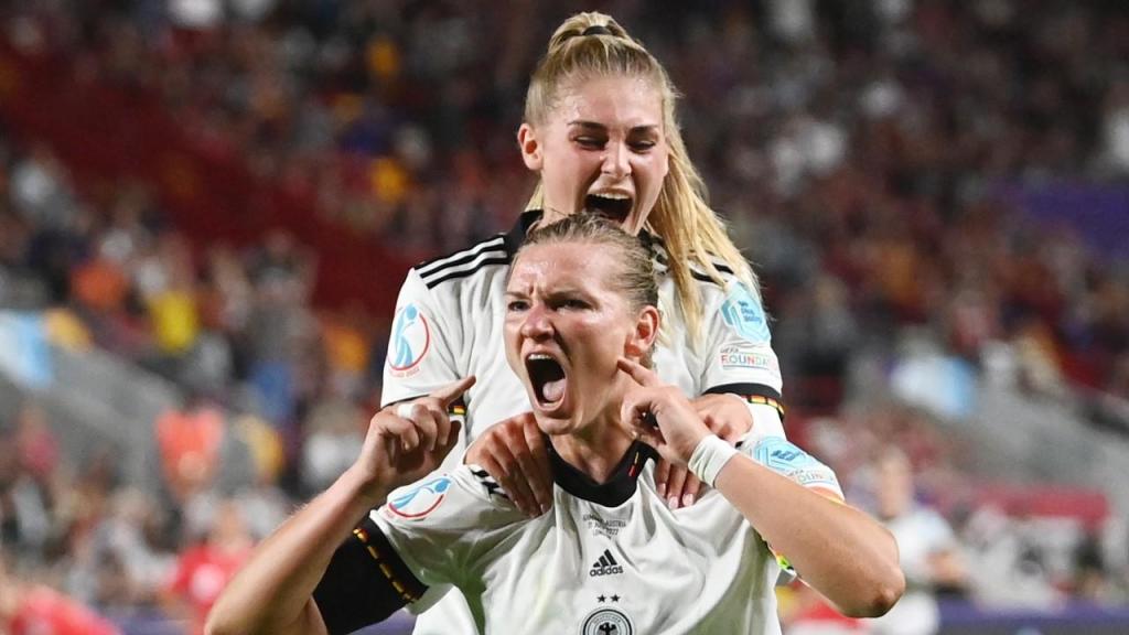 Alexandra Popp festeja o 2-0 no Alemanha-Áustria do Europeu feminino
