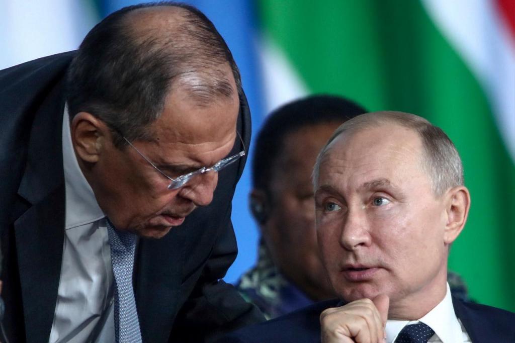 Sergei Lavrov e Vladimir Putin (Valery Sharifulin/AP)