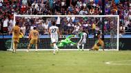 Moise Kean faz um dos golos do Barcelona-Juventus