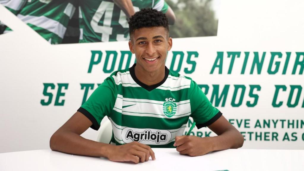Gabriel Tavares assinou contrato profissional com o Sporting