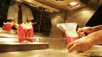 Três semanas sem batatas fritas. McDonald's prepara operação especial em França - TVI