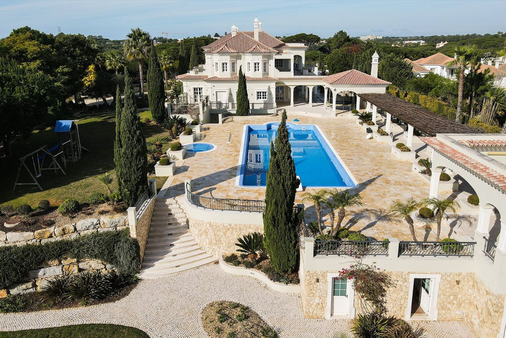 Mansion in Quinta do Lago, Algarve (idealistic image)