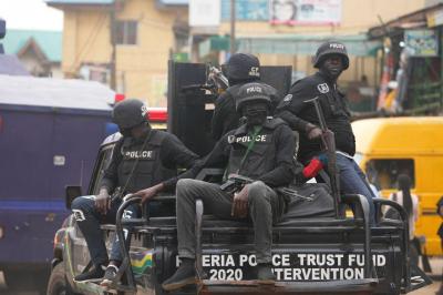 Novo ataque na Nigéria faz pelo menos 32 mortos, a maioria deslocados - TVI