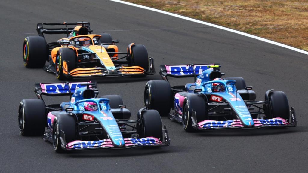 Ricciardo atrás de Ocon e Alonso