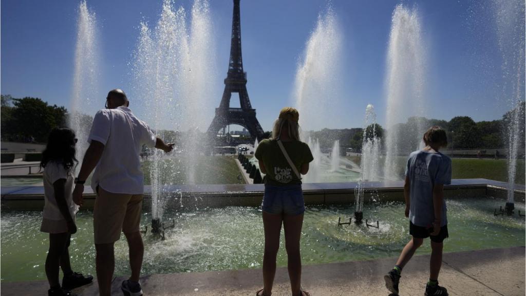 Paris precisa de mais zonas de sombra (Foto: F. Mori/ AP)