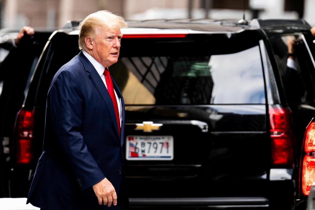 Donald Trump chega ao Gabinete da PG de Nova Iorque
