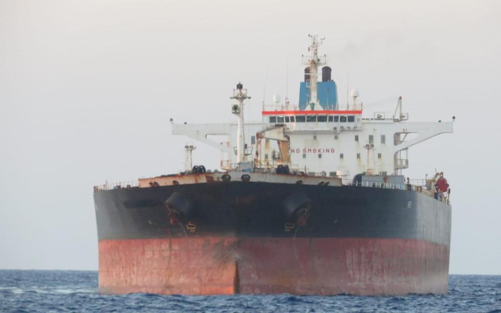 Marinha interseta petroleiro sírio em águas portuguesas