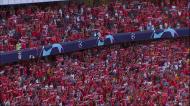 Arrepiante momento do hino do Benfica com o Estádio da Luz cheio