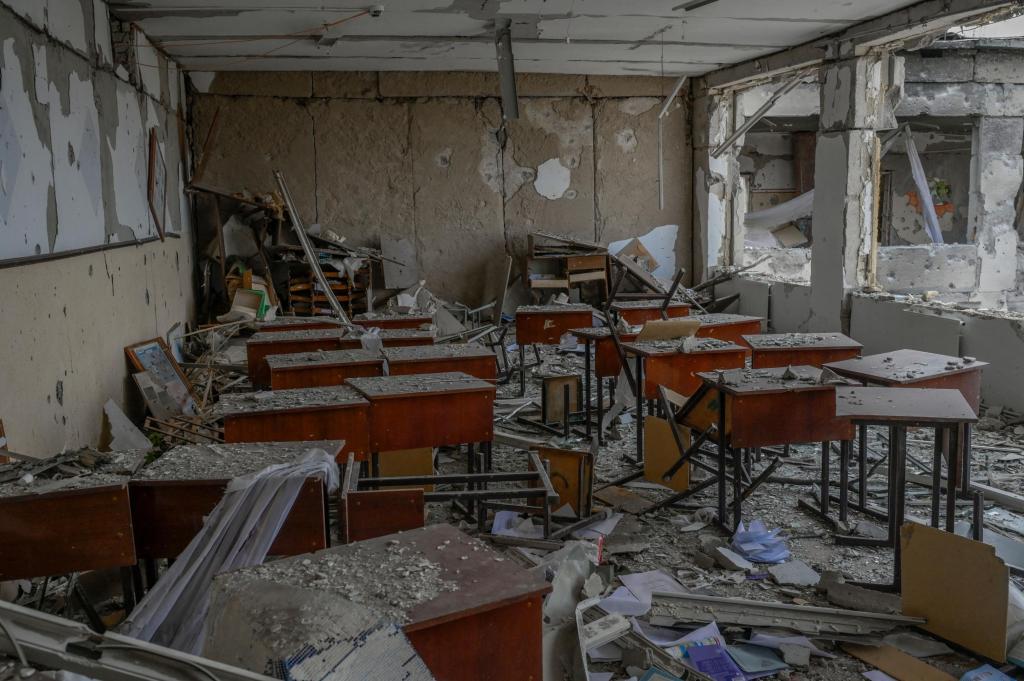 Reconstrução de escolas ucranianas 