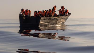 Polícia Marítima resgata três homens ao largo da ilha de Lesbos. Estavam num jet ski - TVI