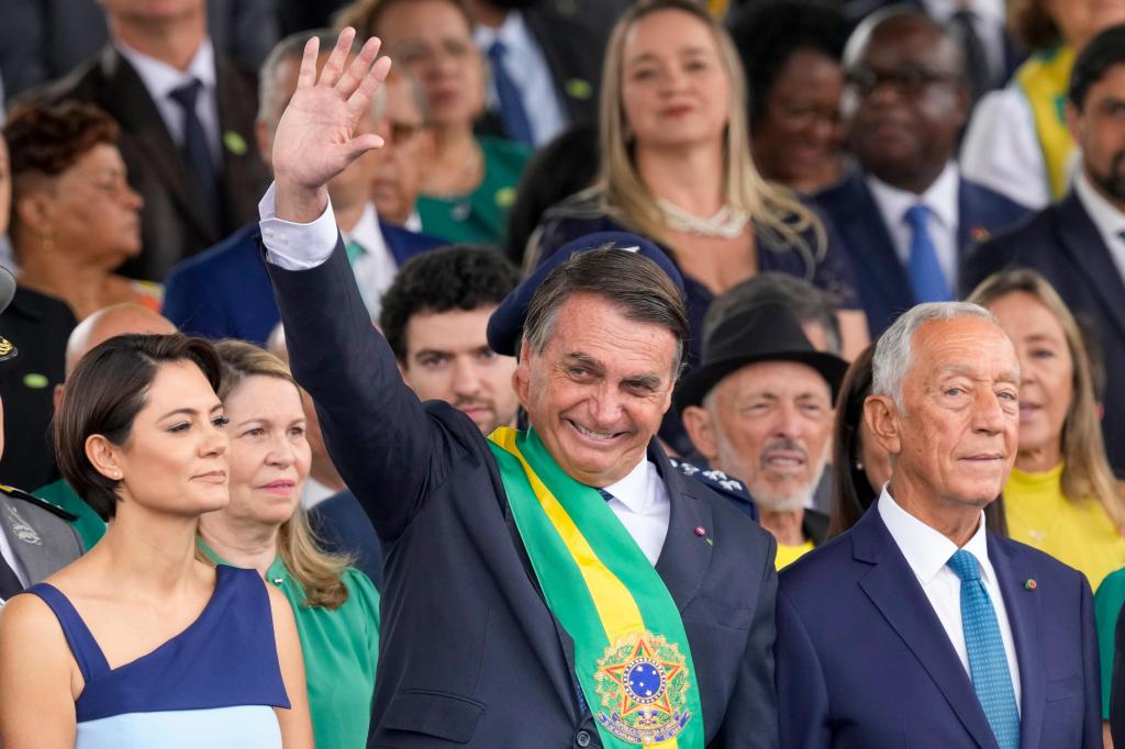 Comemoração ou campanha? As melhores imagens dos 200 anos da independência do Brasil (AP)