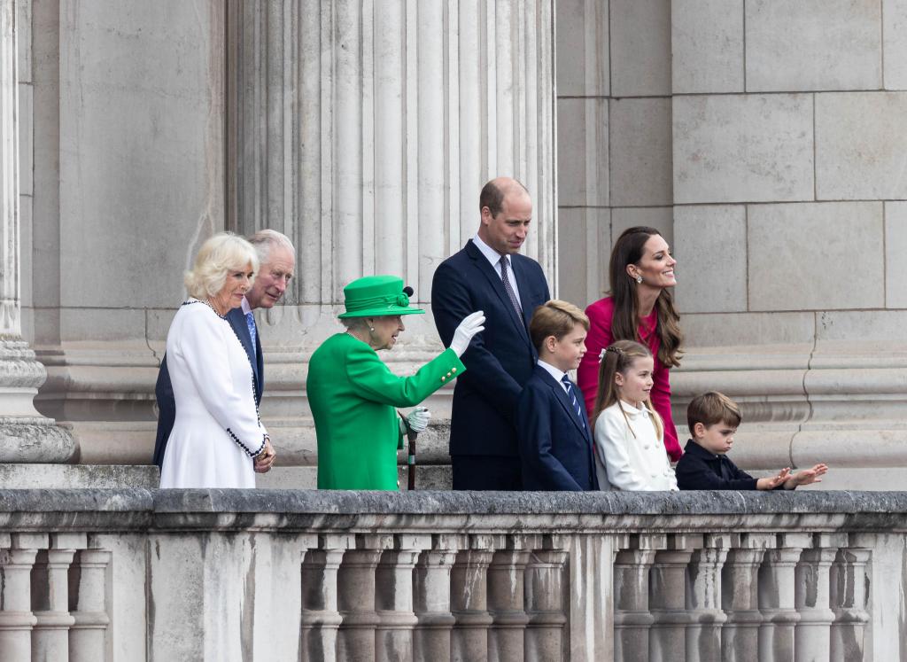 William e Catherine são fotografados com os filhos durante o Jubileu em junho