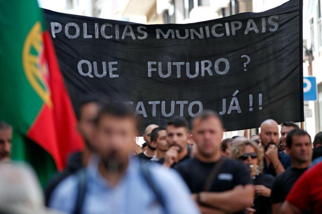 Greve e manifestação nacional de polícias municipais (Lusa/António Pedro Santos)