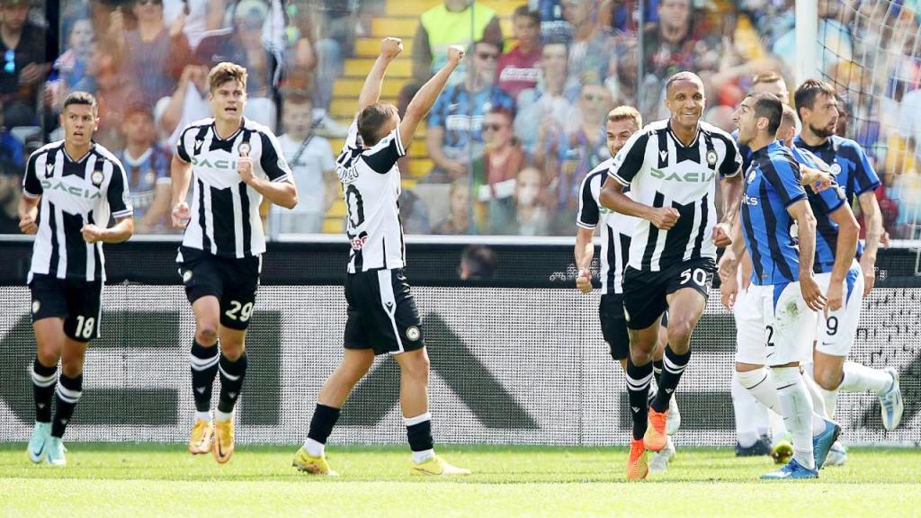 Udinese festeja golo ante o Inter de Milão