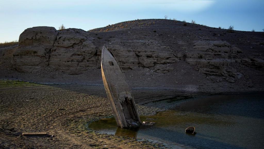 Seca está a colocar o passado a descoberto no Lake Mead (Foto: John Lochner/AP)