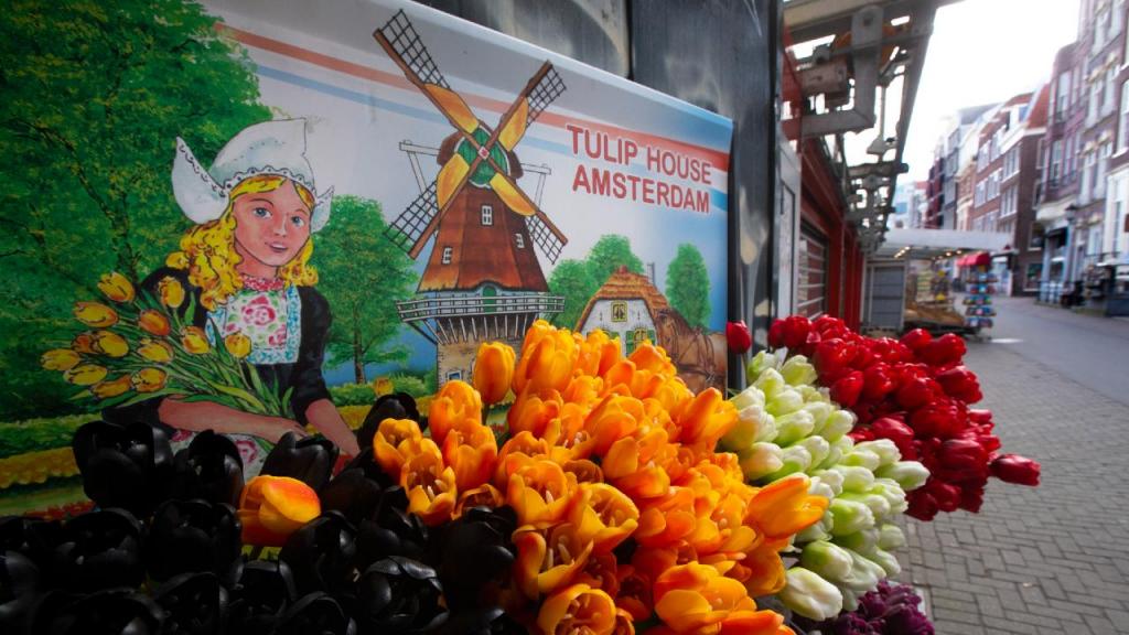 Mercado de flores em Amesterdão (Peter Dejong/AP)