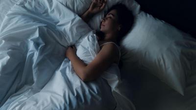 Por que razão tem espasmos durante o sono - TVI