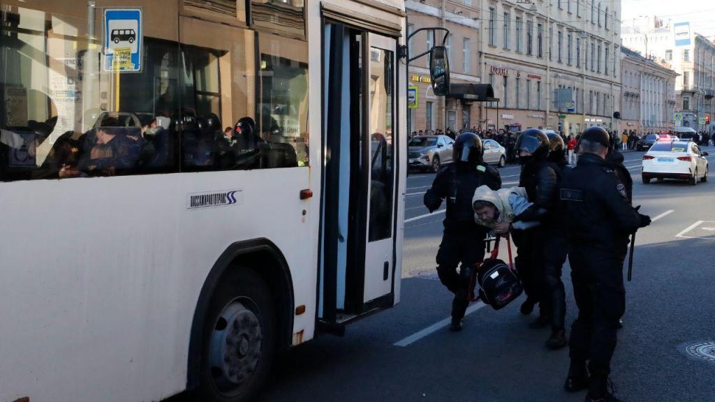 Centenas de detidos na Rússia em protestos contra a mobilização