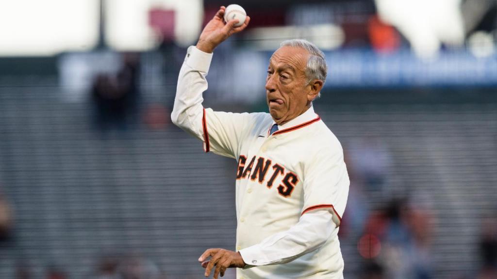 Marcelo vestiu camisola dos Giants (AP Photo/John Hefti)