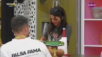 O truque de Tatiana Boa Nova para não chorar ao cortar cebola - Big Brother
