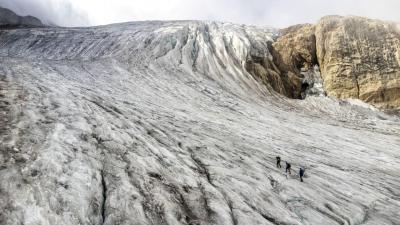 Glaciares suíços perderam 10% do seu volume em dois anos - TVI