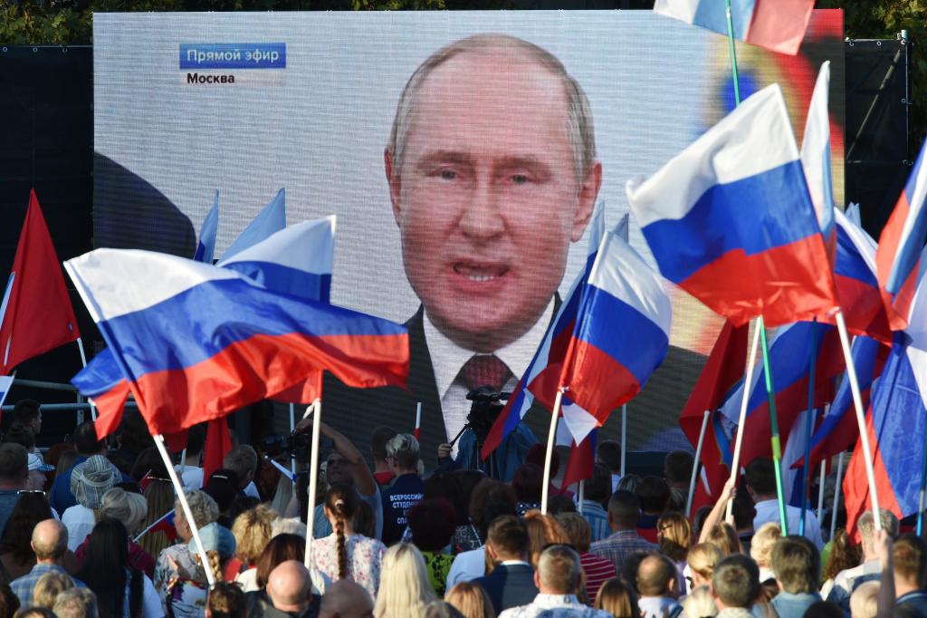 Putin discursa perante multidão após cerimónia para anexação de territórios ucranianos 