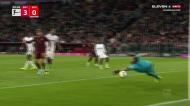 Sadio Mané faz o terceiro e estreia-se a marcar em casa do Bayern