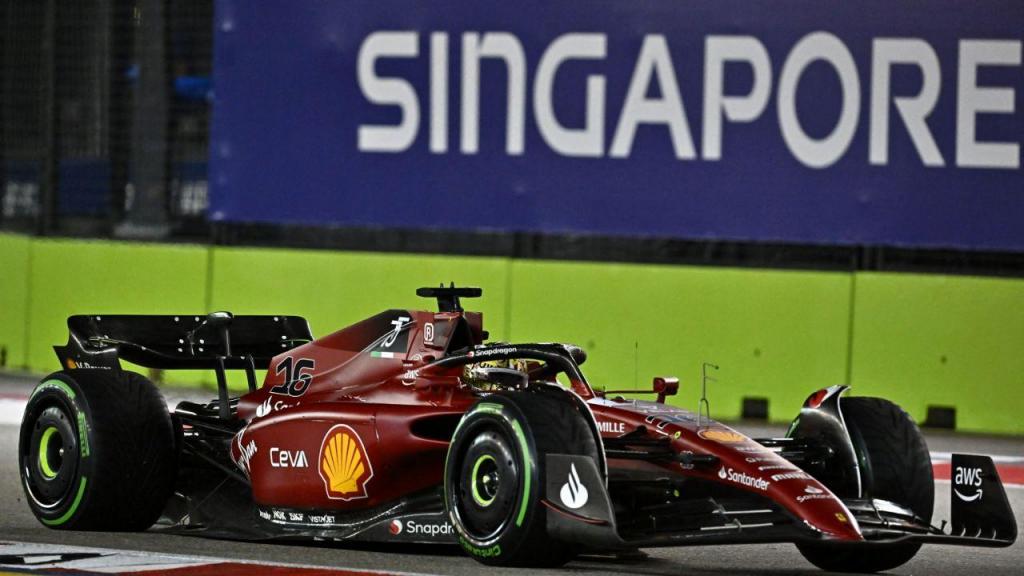 Charles Leclerc (Ferrari) na qualificação para o GP de Singapura em Fórmula 1