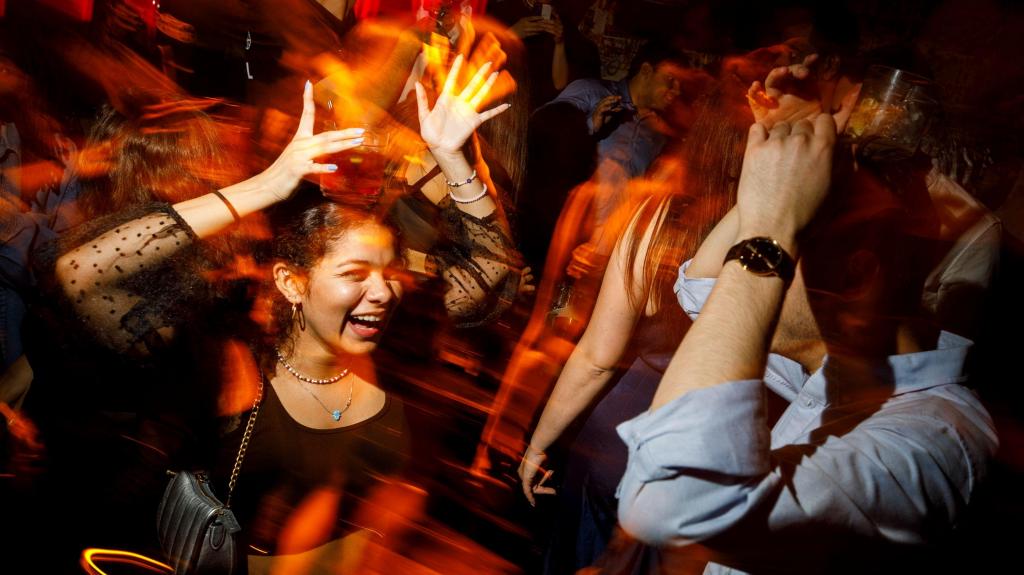 Discoteca, noite, alcoól. Foto: Carlin Stiehl for The Boston Globe via Getty Images