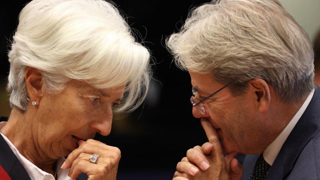 Christine Lagarde, presidente do Banco Central Europeu, e o Comissário Europeu para a Economia, Paolo Gentiloni (EPA)