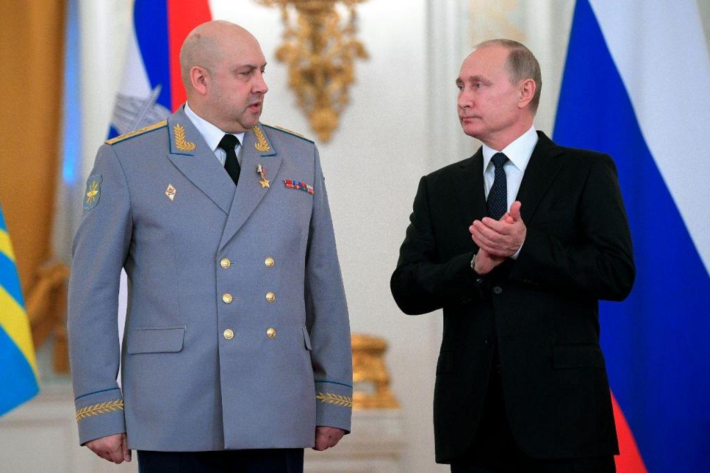 Sergei Surovikin e Vladimir Putin (AP Photo)