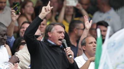 Comissão parlamentar brasileira aprova relatório que acusa Bolsonaro de tentativa de golpe - TVI