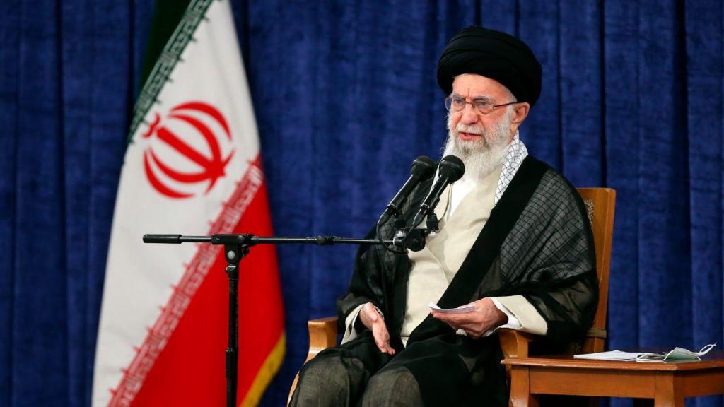 Ali Khamenei, líder do Irão (AP)