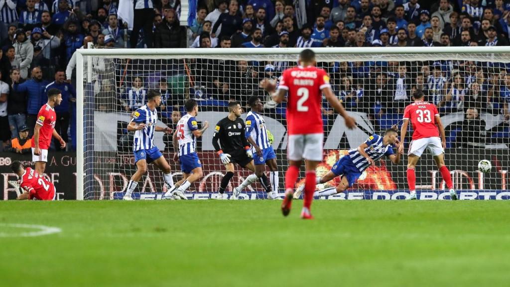 O momento do golo de Rafa que decidiu o FC Porto-Benfica