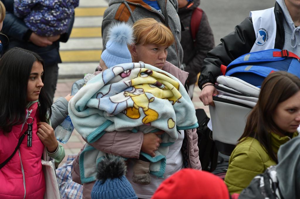 Evacuados de Kherson chegam à Crimeia