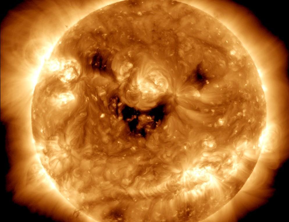 NASA divulga foto do Sol "a rir" (Foto: Solar Dynamics Observatory/NASA)