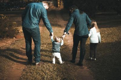 Ser madrasta e padrasto. 14 conselhos para quem recebeu filhos numa nova relação - TVI