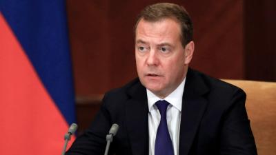 "Há razões óbvias para utilizar qualquer arma, qualquer uma": as três ameaças de Medvedev ao Ocidente (que incluem matar o chanceler alemão) - TVI