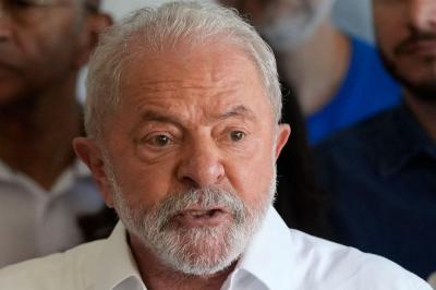 Lula da Silva não fica para a sessão solene de comemoração do 25 de Abril - TVI