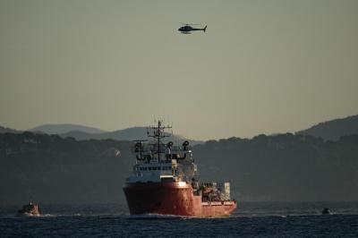 "Ocean Viking", com 37 migrantes a bordo, enviado para porto italiano a quatro dias de navegação - TVI
