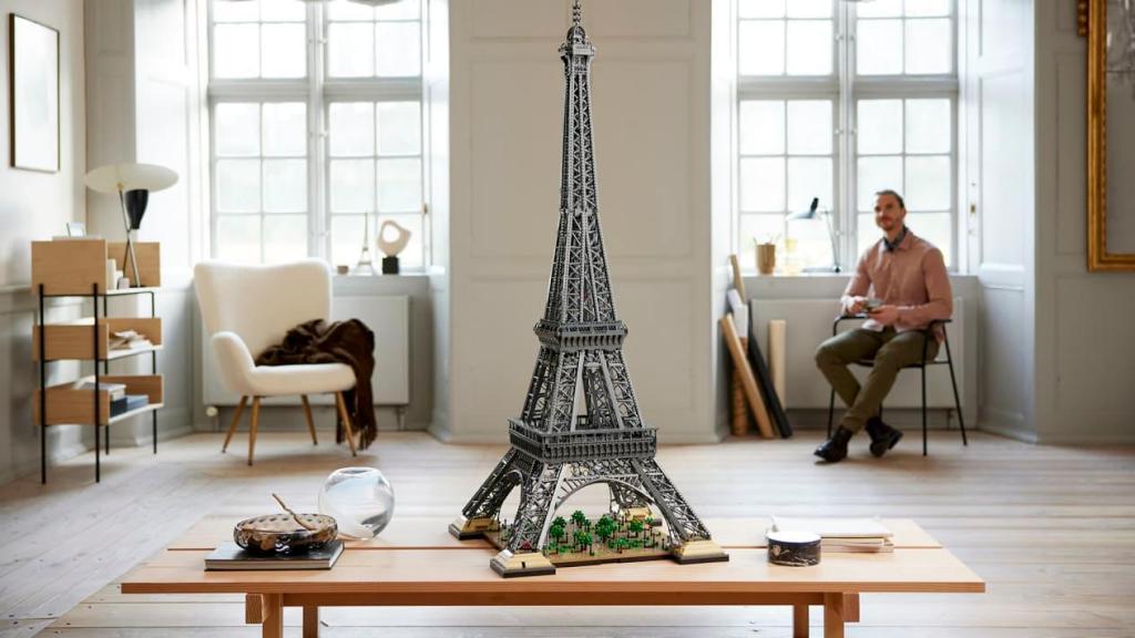 Torre Eiffel da LEGO. Créditos: The LEGO Group