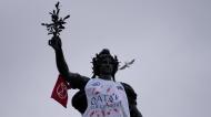 Protestos em Paris contra Mundial no Qatar (Foto AP)